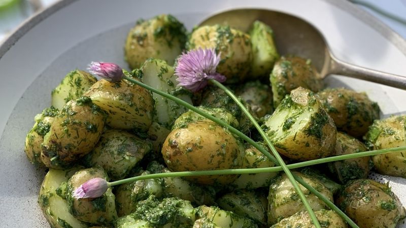 Simple herby potato